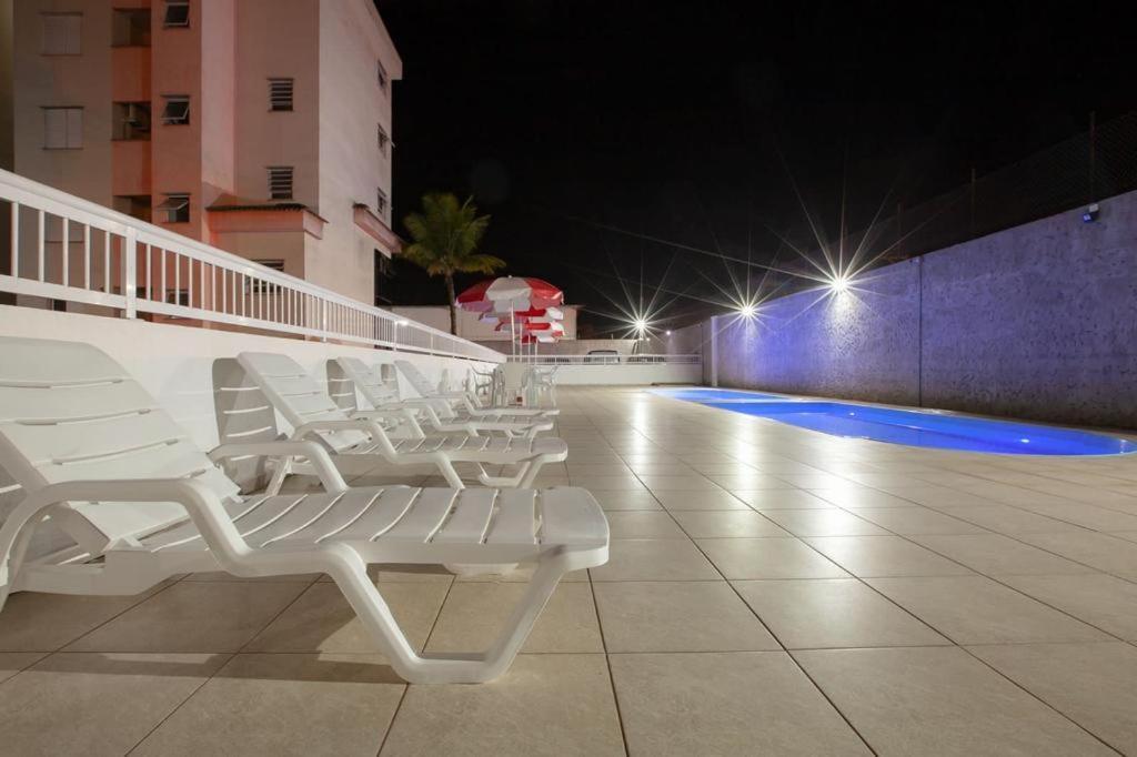 Cond Sun Way Com Piscinas E Churrasqueiras